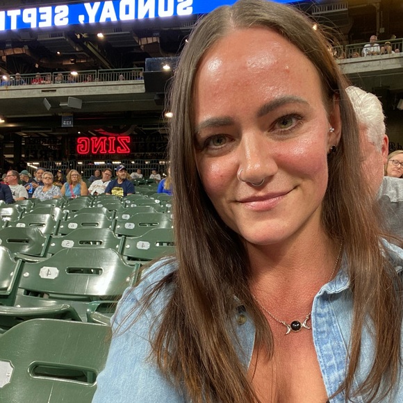 Meet your Posher, Tina - Picture 2 of 3